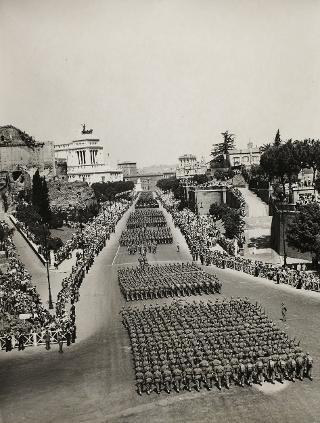 Rivista militare in occasione della Festa della Repubblica