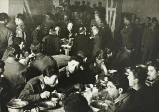 Visita del Presidente della Repubblica Luigi Einaudi alla caserma del 17° Reggimento Fanteria (Roma)
