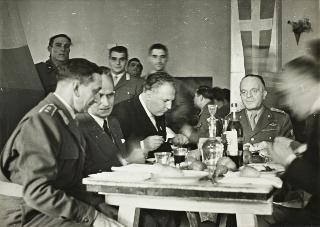 Visita del Presidente della Repubblica Luigi Einaudi alla caserma del 17° Reggimento Fanteria (Roma)
