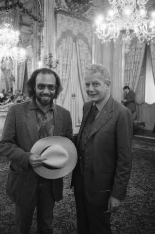 Il cantautore romano Antonello Venditti in visita dal Presidente della Repubblica Sandro Pertini a Palazzo del Quirinale, ASPR, busta 209, 9 immagini