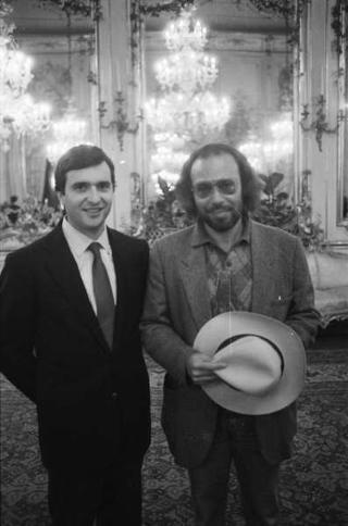 Il cantautore romano Antonello Venditti in visita dal Presidente della Repubblica Sandro Pertini a Palazzo del Quirinale, ASPR, busta 209, 9 immagini