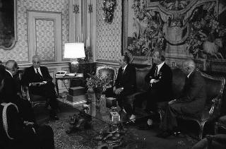 Il Presidente della Repubblica Francesco Cossiga riceve la visita di Angelo Bastiani, presidente del Gruppo Medaglie d'Oro al Valor Militare