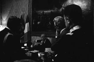 Il Presidente della Repubblica Francesco Cossiga durante le consultazioni per la crisi di Governo