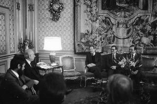 Il Presidente della Repubblica Francesco Cossiga riceve in udienza la Giuria e vincitori del Premio &quot;Saint Vincent&quot; per l'economia