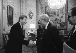 Il Presidente della Repubblica Francesco Cossiga riceve in visita di omaggio l'on. Giulio Andreotti, ministro degli affari esteri, con Franco Carraro, presidente del CONI, gli esponenti della Fondazione Giulio Onesti, per la presentazione del libro "Così splendeva Olimpia"