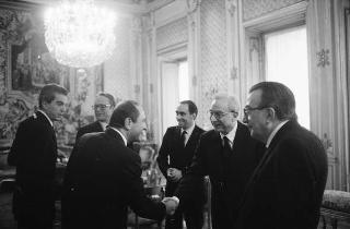 Il Presidente della Repubblica Francesco Cossiga riceve in visita di omaggio l'on. Giulio Andreotti, ministro degli affari esteri, con Franco Carraro, presidente del CONI, gli esponenti della Fondazione Giulio Onesti, per la presentazione del libro "Così splendeva Olimpia"