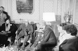Incontro del Presidente della Repubblica Francesco Cossiga con una delegazione di partecipanti alla Marcia per la pace