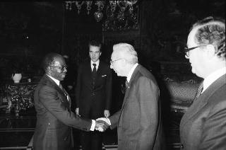 Il Presidente della Repubblica Francesco Cossiga riceve la visita di Leopold Sedar Senghor, già Presidente della Repubblica del Senegal