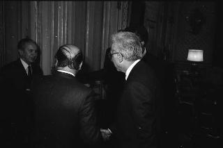 Il Presidente della Repubblica Francesco Cossiga riceve la visita di Primo Nebiolo, presidente dell'Associazione delle Federazioni internazionali olimpiche estive, con una delegazione di partecipanti all'Assemblea generale dell'Associazione