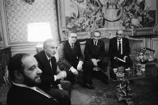 Il Presidente della Repubblica Francesco Cossiga riceve Carlo Goretti Nuzzo, presidente della Confedorafi, con una delegazione dei partecipanti all'Assemblea generale del sodalizio