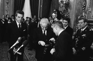 Udienza con il Presidente della Repubblica Francesco Cossiga dell'on. Lelio Lagorio, Ministro del turismo e dello spettacolo, con i direttori e i più giovani diplomati di Conservatori italiani, in occasione della conclusione dell'Anno europeo della musica