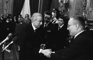 Udienza con il Presidente della Repubblica Francesco Cossiga dell'on. Lelio Lagorio, Ministro del turismo e dello spettacolo, con i direttori e i più giovani diplomati di Conservatori italiani, in occasione della conclusione dell'Anno europeo della musica
