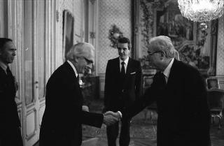 Il Presidente della Repubblica Francesco Cossiga riceve Ludwig Adamovich, presidente della Corte Costituzionale austriaca, accompagnato dal presidente della Corte Costituzionale italiana, Livio Paladin