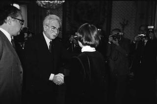 Incontro del Presidente della Repubblica Francesco Cossiga con la Signora Elisabeth Palme, con il figlio Joakim