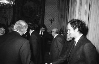 Incontro del Presidente della Repubblica Francesco Cossiga con una delegazione della Casa editrice Feltrinelli, per la presentazione della Storia dell'Italia moderna e del catalogo storico, in occasione del trentennale della fondazione