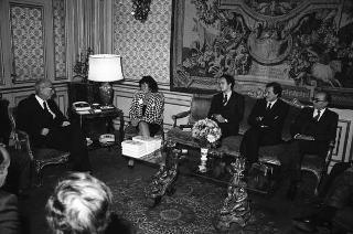 Incontro del Presidente della Repubblica Francesco Cossiga con una delegazione della Casa editrice Feltrinelli, per la presentazione della Storia dell'Italia moderna e del catalogo storico, in occasione del trentennale della fondazione
