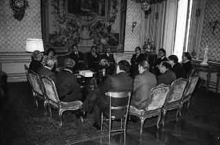 Incontro del Presidente della Repubblica Francesco Cossiga con una delegazione della Casa editrice Feltrinelli, per la presentazione della Storia dell'Italia moderna e del catalogo storico, in occasione del trentennale della fondazione