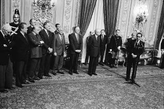 Il Presidente della Repubblica Francesco Cossiga riceve in visita Lelio Lagorio, Ministro del turismo e dello spettacolo, con Franco Carraro, presidente del CONI, gli atleti e i dirigenti insigniti di medaglie d'oro al valore atletico e di stelle d'oro al merito sportivo