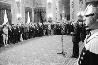 Il Presidente della Repubblica Francesco Cossiga riceve in visita Lelio Lagorio, Ministro del turismo e dello spettacolo, con Franco Carraro, presidente del CONI, gli atleti e i dirigenti insigniti di medaglie d'oro al valore atletico e di stelle d'oro al merito sportivo