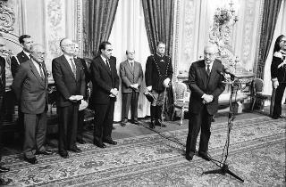 Il Presidente della Repubblica Francesco Cossiga riceve in visita Lelio Lagorio, Ministro del turismo e dello spettacolo, con Franco Carraro, presidente del CONI, gli atleti e i dirigenti insigniti di medaglie d'oro al valore atletico e di stelle d'oro al merito sportivo