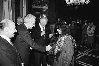 Il Presidente della Repubblica Francesco Cossiga incontra l'on. Antonino Gullotti, Ministro per i beni culturali ed ambientali, con gli studenti vincitori del concorso nazionale per una ricerca bibliografica