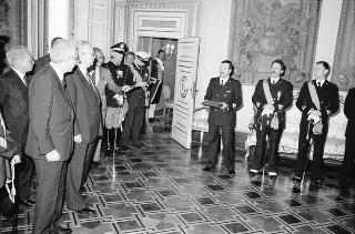 Il Presidente della Repubblica Francesco Cossiga incontra i cadetti dell'Aeronautica di guardia al Quirinale