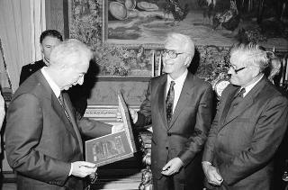 Incontro del Presidente della Repubblica Francesco Cossiga con una delegazione rappresentanza del Business Italy Group