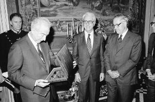 Incontro del Presidente della Repubblica Francesco Cossiga con una delegazione rappresentanza del Business Italy Group