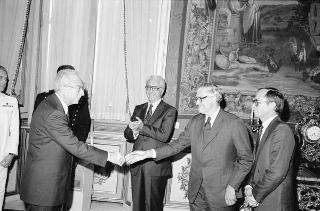 Incontro del Presidente della Repubblica Francesco Cossiga con una delegazione rappresentanza del Business Italy Group