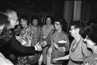 Il Presidente della Repubblica Francesco Cossiga riceve in udienza Elena Marinucci, presidente della Commissione nazionale per la realizzazione della parità tra uomo e donna, con le componenti della Commissione