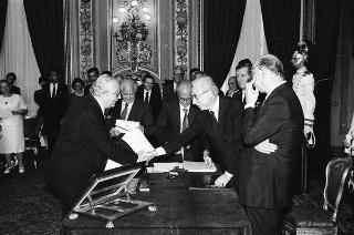Il Presidente della Repubblica Francesco Cossiga presiede al Giuramento del Presidente del Consiglio Bettino Craxi e del nuovo Governo