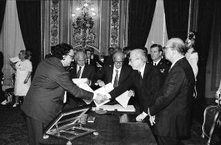 Il Presidente della Repubblica Francesco Cossiga presiede al Giuramento del Presidente del Consiglio Bettino Craxi e del nuovo Governo