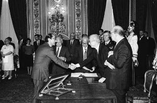Il Presidente della Repubblica Francesco Cossiga presiede al Giuramento del Presidente del Consiglio Bettino Craxi e del nuovo Governo