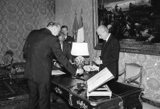 Il Presidente della Repubblica Francesco Cossiga presiede al Giuramento del Presidente del Consiglio Bettino Craxi e del nuovo Governo