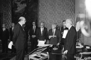 Il Presidente della Repubblica Francesco Cossiga presiede al Giuramento del Presidente del Consiglio Bettino Craxi e del nuovo Governo