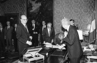 Il Presidente della Repubblica Francesco Cossiga presiede al Giuramento del Presidente del Consiglio Bettino Craxi e del nuovo Governo