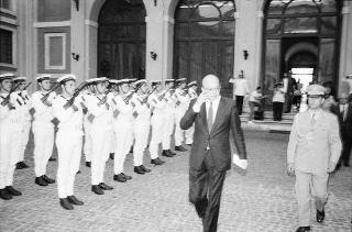 Il Presidente della Repubblica Francesco Cossiga presiede al Giuramento del Presidente del Consiglio Bettino Craxi e del nuovo Governo