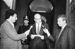 Il Presidente della Repubblica Francesco Cossiga presiede al Giuramento del Presidente del Consiglio Bettino Craxi e del nuovo Governo
