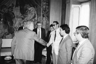 Il Presidente della Repubblica Francesco Cossiga riceve l'on. Luciano Violante, con una delegazione di esponenti politici di Reggio Calabria