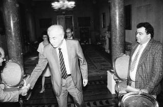 Il Presidente della Repubblica Francesco Cossiga riceve l'on. Luciano Violante, con una delegazione di esponenti politici di Reggio Calabria
