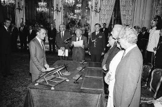 Il Presidente della Repubblica Francesco Cossiga durante la cerimonia del giuramento del nuovo Giudice della Corte costituzionale, Prof. Antonio Baldassarre
