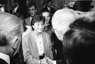 Il Presidente della Repubblica Francesco Cossiga riceve in udienza Franco Carraro, presidente del CONI, con gli atleti vincitori di medaglie nelle recenti competizioni internazionali