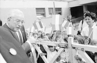 Intervento del Presidente della Repubblica Francesco Cossiga in forma privata alla Scuola media "Ettore Majorana" per l'apertura dell'anno scolastico