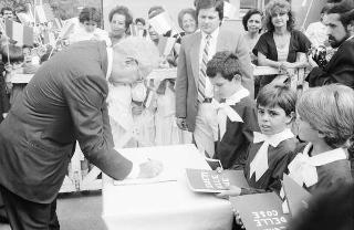 Intervento del Presidente della Repubblica Francesco Cossiga in forma privata alla Scuola media "Ettore Majorana" per l'apertura dell'anno scolastico