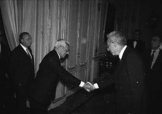 Il Presidente della Repubblica Francesco Cossiga riceve Ernesto Ugolini, presidente della Servizi Interbancari s.p.a. con i componenti del Consiglio d'Amministrazione