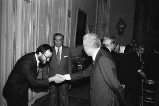 Il Presidente della Repubblica Francesco Cossiga riceve Guido Cremonese, presidente della Confederazione generale del traffico e dei trasporti, con una delegazione del sodalizio