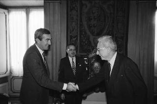 Il Presidente della Repubblica Francesco Cossiga riceve Ugo Monaco, presidente dell'ITALCABLE, con l'amministratore delegato Ernesto Pasquale