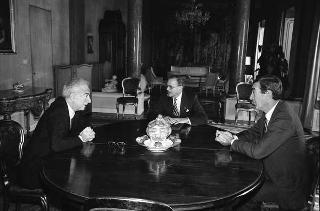 Il Presidente della Repubblica Francesco Cossiga riceve Ugo Monaco, presidente dell'ITALCABLE, con l'amministratore delegato Ernesto Pasquale