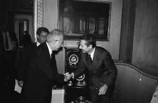 Incontro del Presidente della Repubblica Francesco Cossiga con Maurizio Cumo, presidente dell'Associazione nazionale di ingegneria nucleare e con il comitato di presidenza