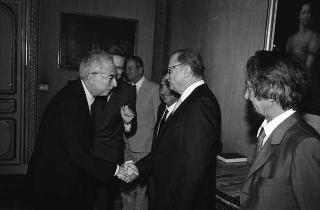 Incontro del Presidente della Repubblica Francesco Cossiga con Maurizio Cumo, presidente dell'Associazione nazionale di ingegneria nucleare e con il comitato di presidenza